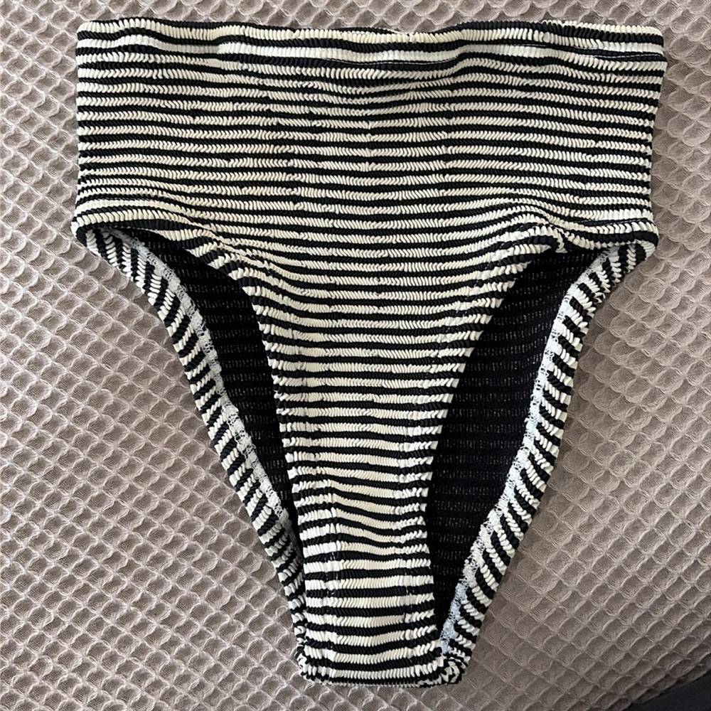 Elysiian bikini set - one size! $50 - Picture 6 of 7